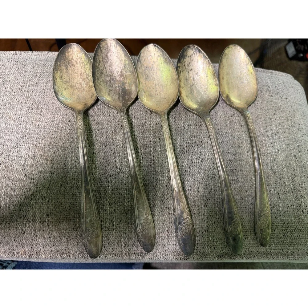 Oneida Tudor Plate Queen Bess Silverplate Teaspoons Set of 5  1948 Vintage